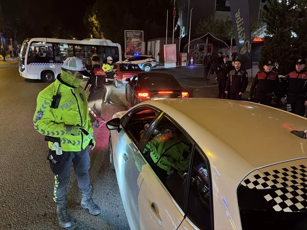 Tekirdağ’da 300 Polisin Katılımıyla Geniş Çaplı Asayiş Uygulaması