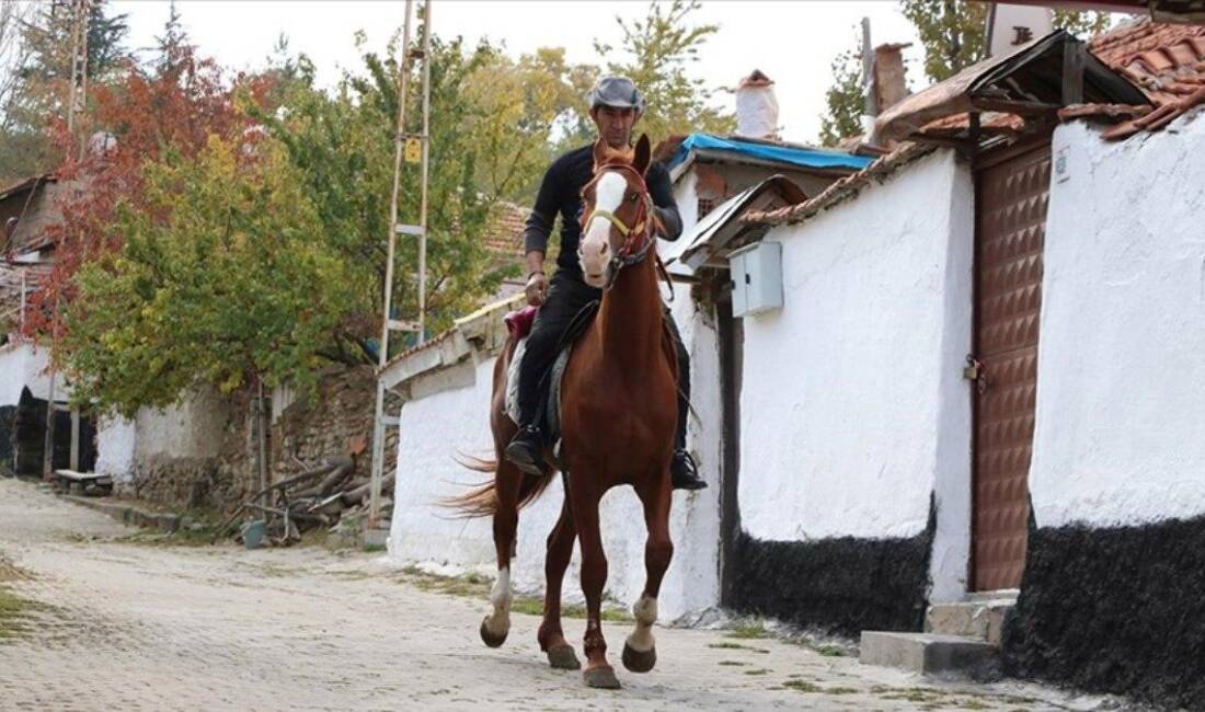 Elinin hamuruyla hayallerinin peşinden