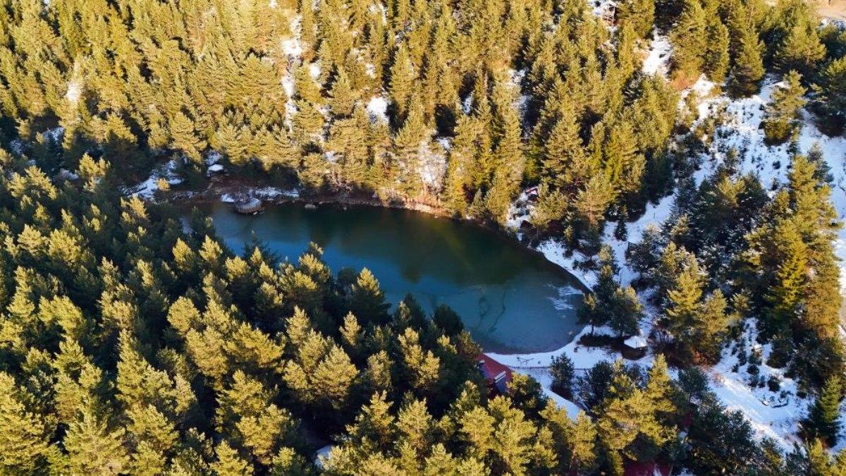 Zigana’nın zirvesindeki Limni Gölü’nden nefes kesen maznaralar