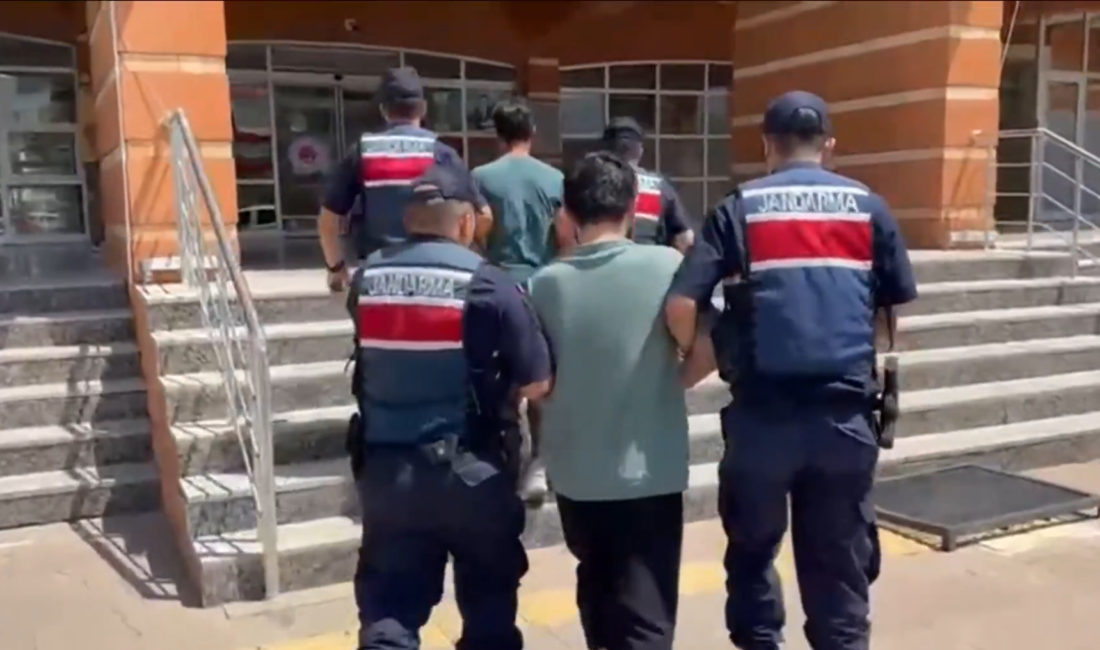 İçişleri Bakanı Ali Yerlikaya, Jandarma tarafından 14 ilde gerçekleştirilen DEAŞ