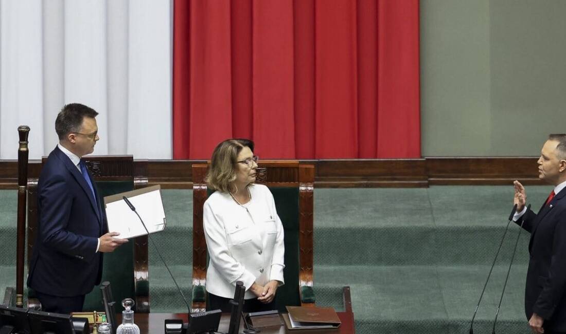 Karol Nawrocki Cumhurbaşkanlığı Görevine Yeminle Başladı Polonya’da cumhurbaşkanlığı seçimlerini kazanan