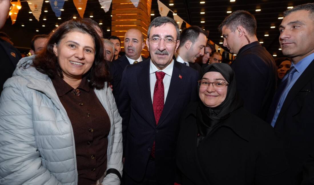 İZMİR / TEKHA Cumhurbaşkanı Yardımcısı Cevdet Yılmaz, İzmir’de düzenlenen TOKİ