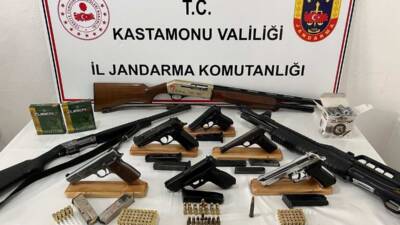Kastamonu İl Jandarma Komutanlığı tarafından yürütülen geniş kapsamlı operasyonlarda uyuşturucu