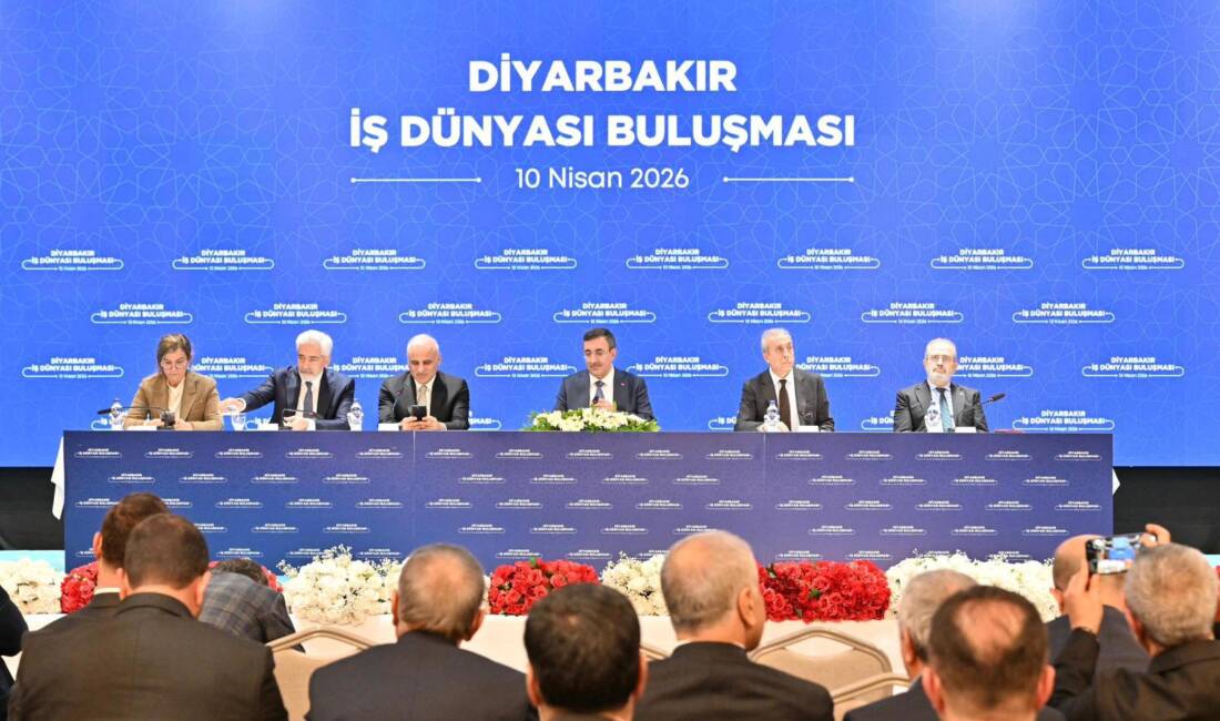 Ticaret Bakan Yardımcısı Mahmut Gürcan, bir dizi temas ve incelemelerde