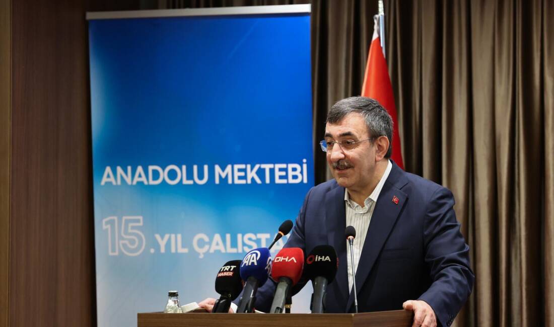 ANKARA / TEKHA Cumhurbaşkanı Yardımcısı Cevdet Yılmaz, Başkent Öğretmenevi’nde düzenlenen