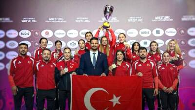Arnavutluk’un başkenti Tiran’da düzenlenen Avrupa Güreş Şampiyonası’nda Türk kadın milli