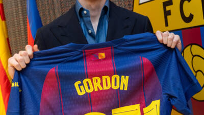 İspanya La Liga’nın güçlü temsilcilerinden Barcelona, yeni sezon transfer çalışmalarına