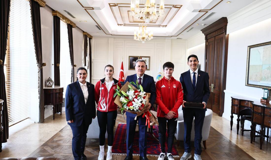İzmir Valisi Süleyman Elban Genç Sporcuları Makamında Kabul Etti İZMİR