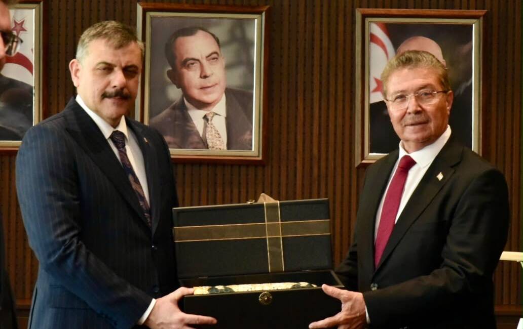 KKTC / TEKHA Kuzey Kıbrıs Türk Cumhuriyeti Başbakanı Ünal Üstel,
