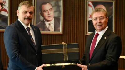 KKTC / TEKHA Kuzey Kıbrıs Türk Cumhuriyeti Başbakanı Ünal Üstel,