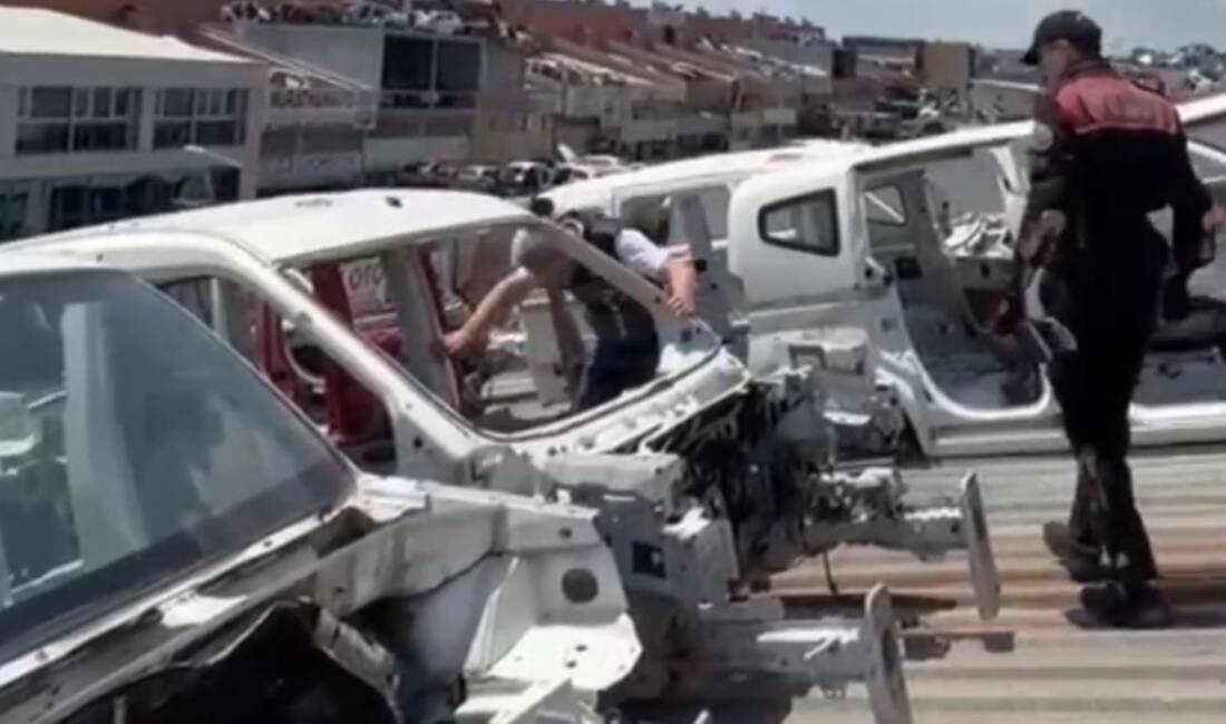 ANKARA / TEKHA Ankara’da, depremde hasar gören araçlarla hacizli, yakalamalı,