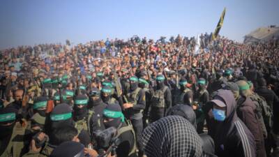 KATAR / TEKHA Hamas, Gazze’deki silahsızlanma sürecinin İsrail askerlerinin bölgeden