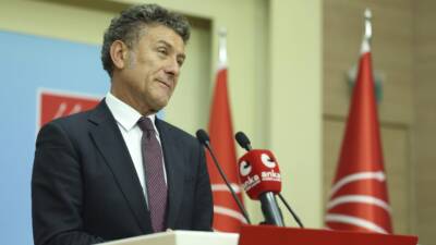 CHP Genel Başkan Yardımcısı Orhan Sarıbal, parti genel merkezinde düzenlediği