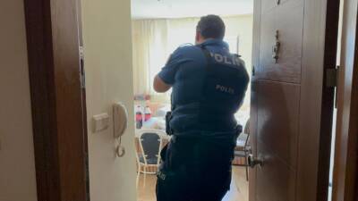 Bursa’nın İznik ilçesinde bir daireden yayılan kötü kokular üzerine harekete
