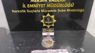 Mersin’de bir eve düzenlenen operasyonda 190 gram eroin ve suçtan