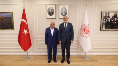 Çalışma ve Sosyal Güvenlik Bakanı Prof. Dr. Vedat Işıkhan, HAK-İŞ